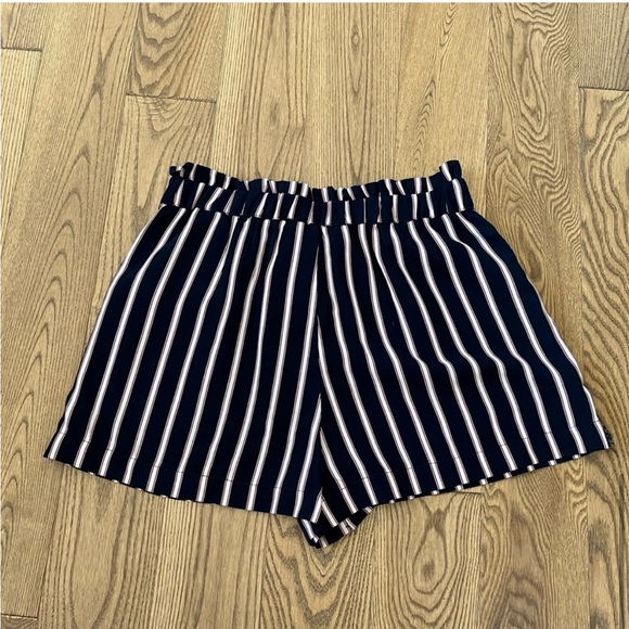 Forever 21 shorts - Picture 6 of 6